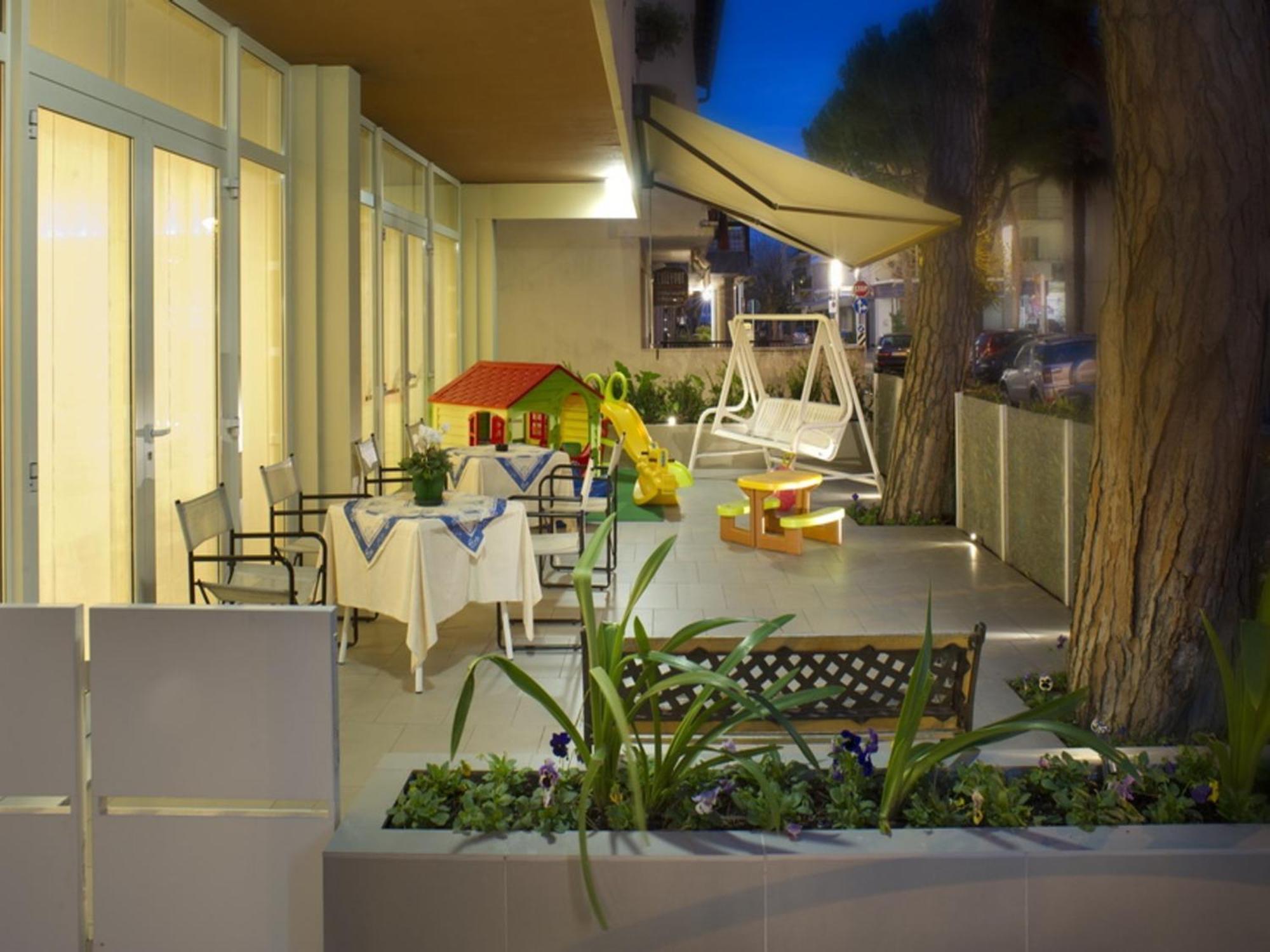 Hotel Nives Riccione Eksteriør bilde