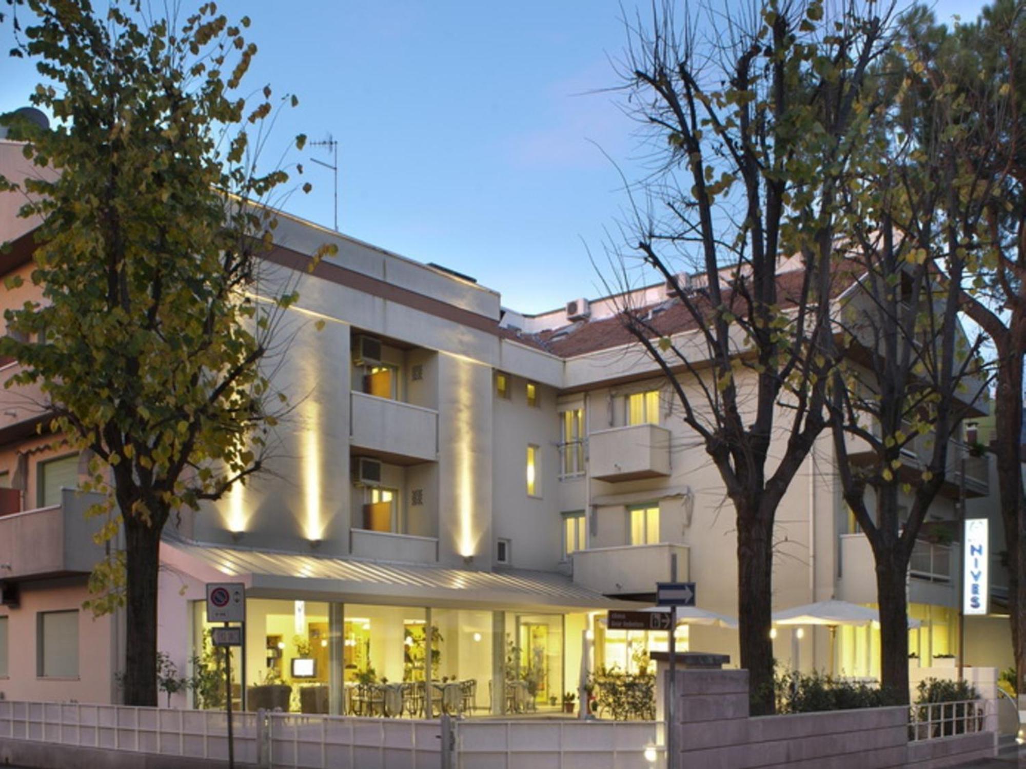 Hotel Nives Riccione Eksteriør bilde