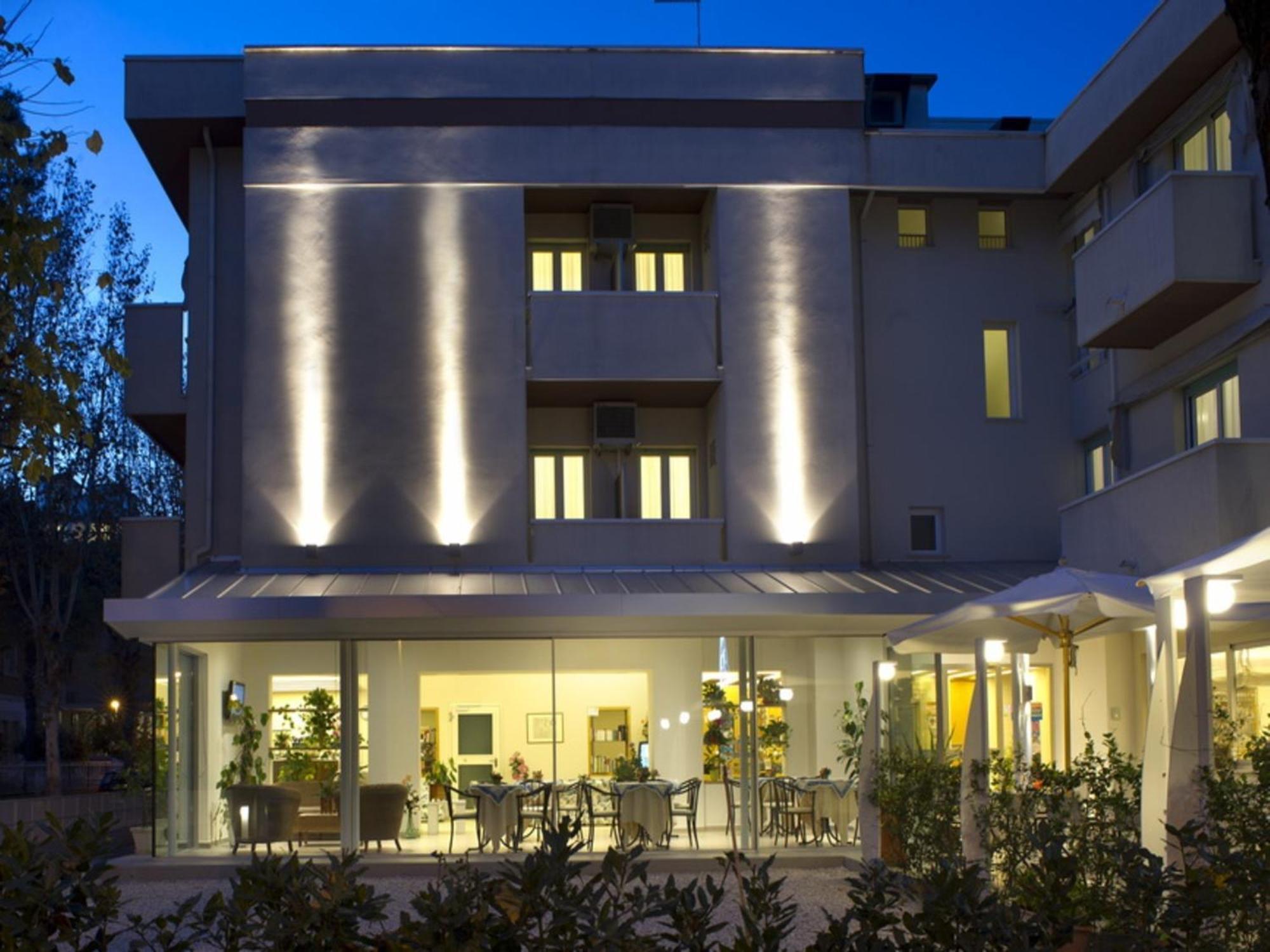 Hotel Nives Riccione Eksteriør bilde